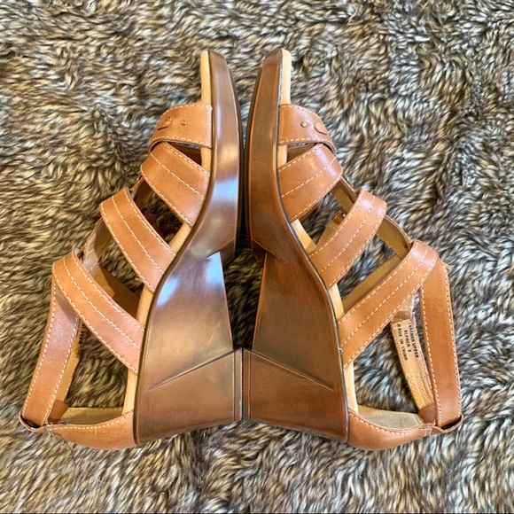 EARTH Lucinda Wedge Sandals - Picture 3 of 13